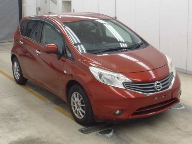 5118 Nissan Note E12 2013 г. (NAA Osaka)