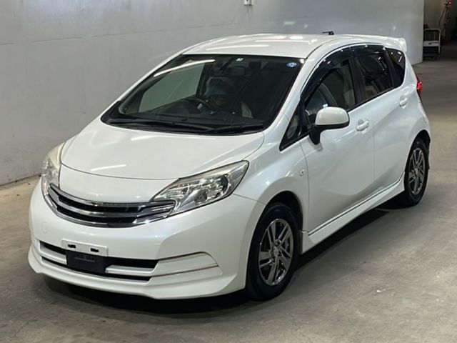 570 Nissan Note E12 2013 г. (KCAA Fukuoka)