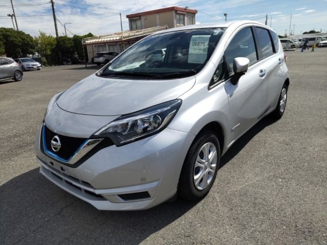 6826 Nissan Note HE12 2018 г. (LUM Kobe Nyusatsu)