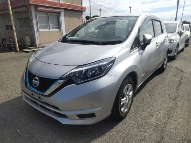 7000 Nissan Note HE12 2018 г. (LUM Kobe Nyusatsu)