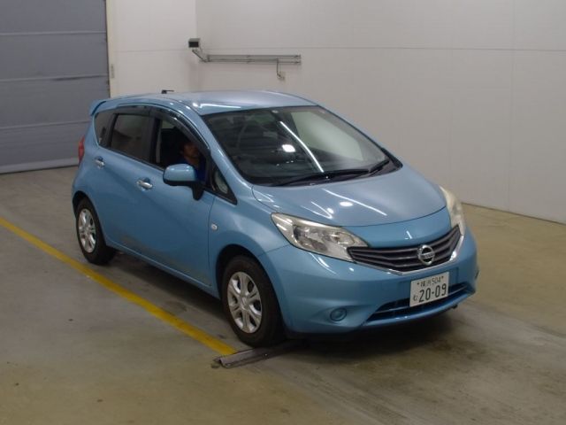 7042 Nissan Note E12 2013 г. (NAA Tokyo)