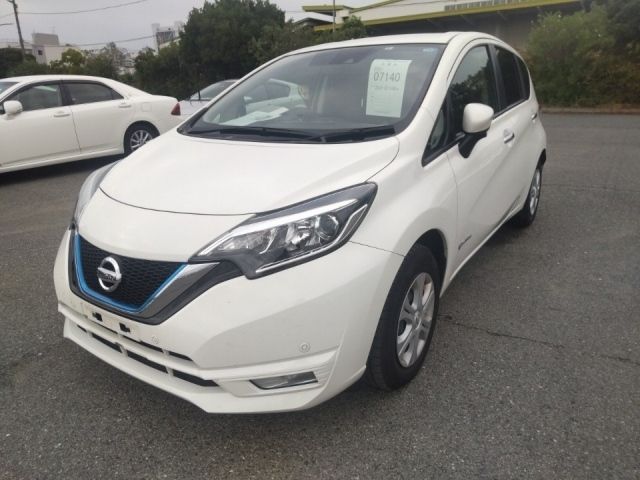 7140 Nissan Note HE12 2020 г. (LUM Kobe Nyusatsu)