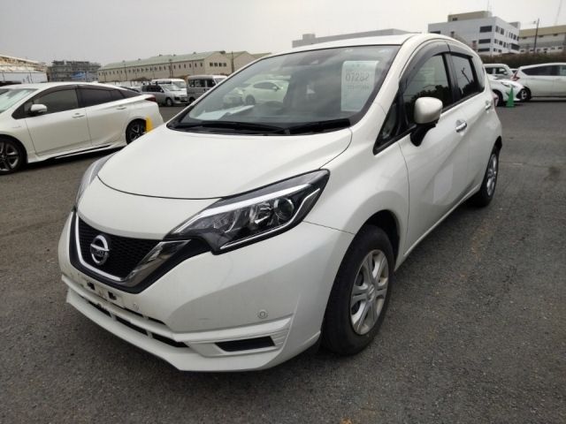 7282 Nissan Note E12 2018 г. (LUM Kobe Nyusatsu)