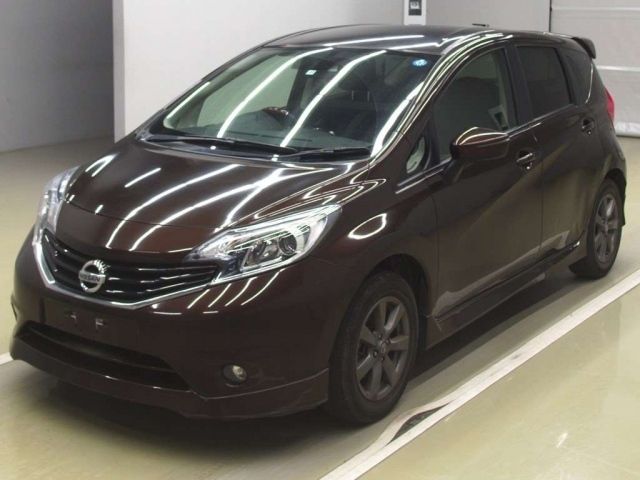 74080 Nissan Note E12 2015 г. (TAA Yokohama)