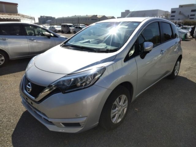 8926 Nissan Note E12 2018 г. (LUM Kobe Nyusatsu)