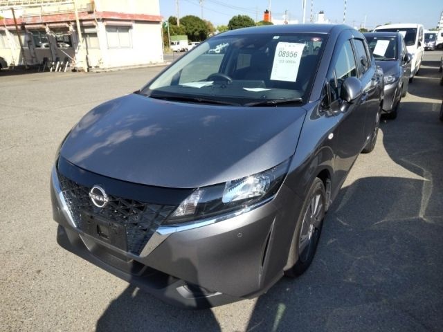 8956 Nissan Note E13 2021 г. (LUM Kobe Nyusatsu)