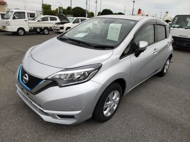 9118 Nissan Note HE12 2018 г. (LUM Kobe Nyusatsu)