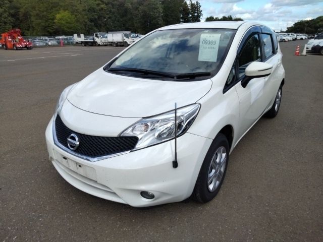 9369 Nissan Note NE12 2016 г. (LUM Tokyo Nyusatsu)