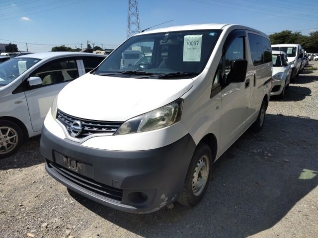 10067 Nissan Nv200 VM20 2017 г. (LUM Tokyo Nyusatsu)