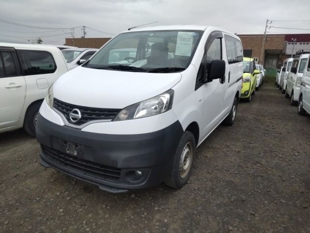 10852 Nissan Nv200 VNM20 2018 г. (LUM Tokyo Nyusatsu)