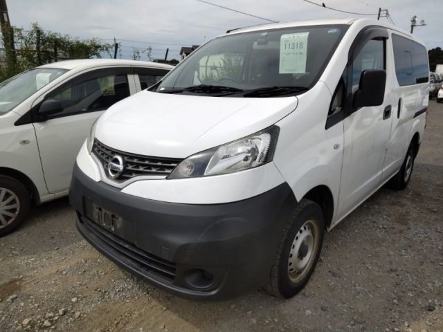 11318 Nissan Nv200 VM20 2016 г. (LUM Tokyo Nyusatsu)