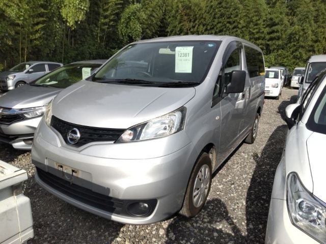 12381 Nissan Nv200 VM20 2018 г. (LUM Tokyo Nyusatsu)