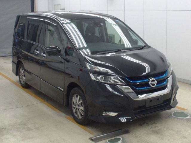 1001 Nissan Serena HFC27 2018 г. (NAA Osaka)