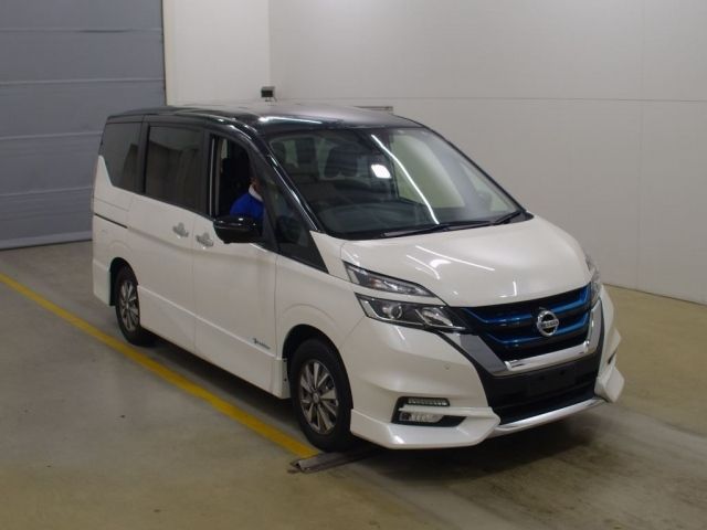 1015 Nissan Serena HFC27 2018 г. (NAA Tokyo)