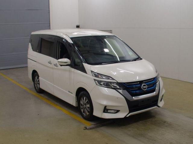 45 Nissan Serena HFC27 2018 г. (NAA Tokyo)