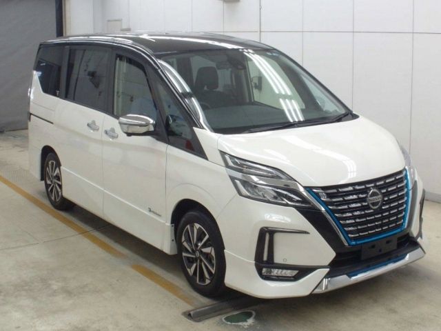 92 Nissan Serena HFC27 2019 г. (NAA Osaka)