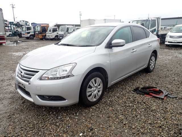 1060 Nissan Sylphy TB17 2017 г. (ORIX Kobe Nyusatsu)