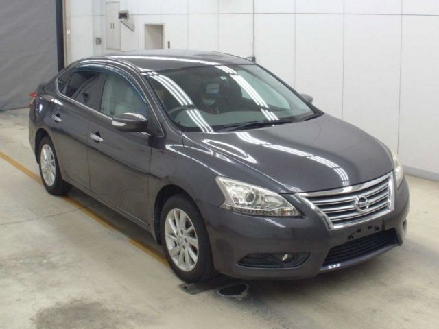 5016 Nissan Sylphy TB17 2013 г. (NAA Osaka)