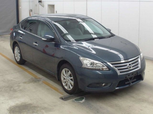 5093 Nissan Sylphy TB17 2015 г. (NAA Osaka)