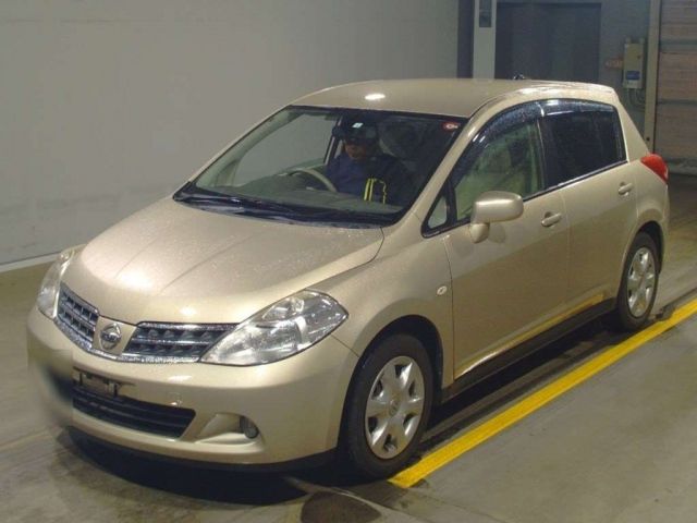 33016 Nissan Tiida C11 2012 г. (TAA Yokohama)