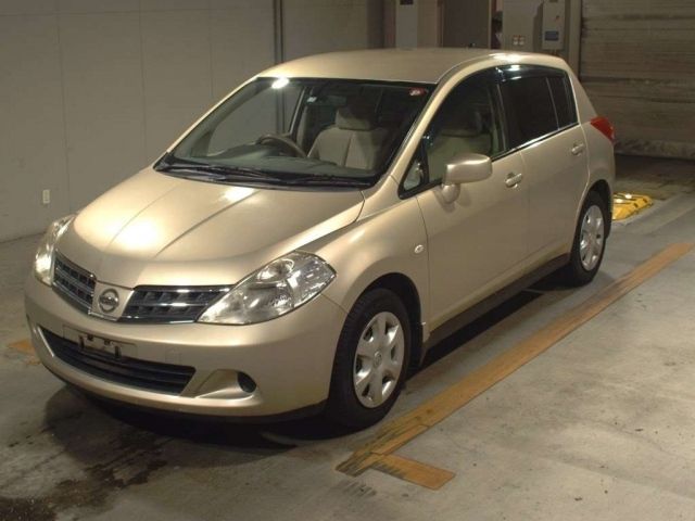 4072 Nissan Tiida C11 2011 г. (TAA Kyushu)