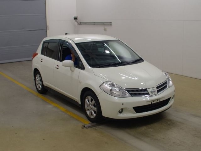 8520 Nissan Tiida C11 2011 г. (NAA Tokyo)