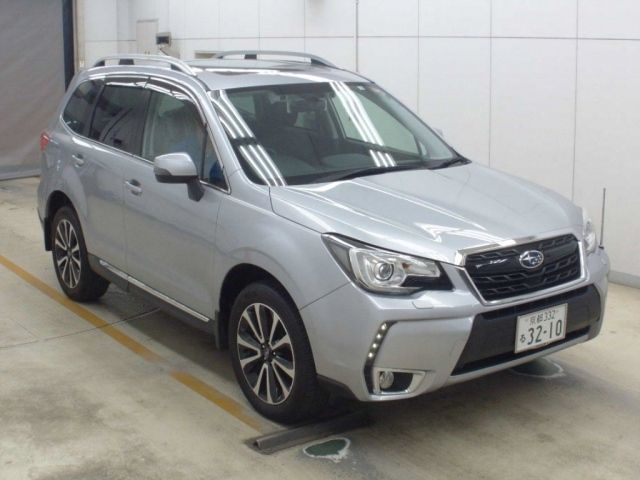 1075 SUBARU FORESTER SJG 2018 г. (NAA Osaka)