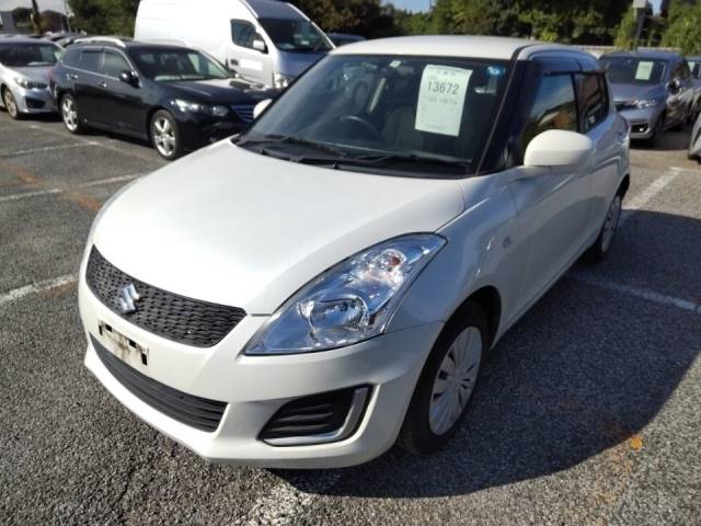 13672 SUZUKI SWIFT ZC72S 2016 г. (LUM Tokyo Nyusatsu)