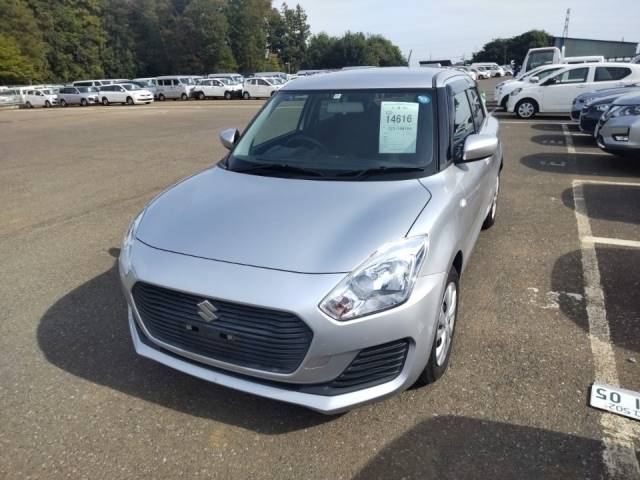 14616 SUZUKI SWIFT ZC83S 2018 г. (LUM Tokyo Nyusatsu)