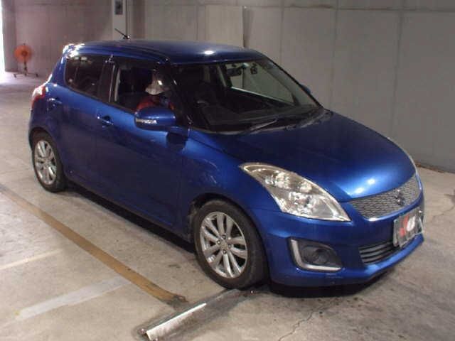 3055 SUZUKI SWIFT ZC72S 2015 г. (JU Fukuoka)