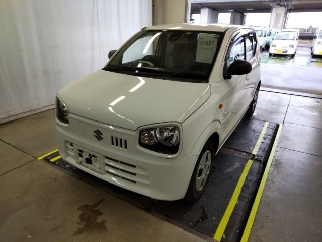 3987 Suzuki Alto HA36S 2018 г. (LUM Nagoya Nyusatsu)