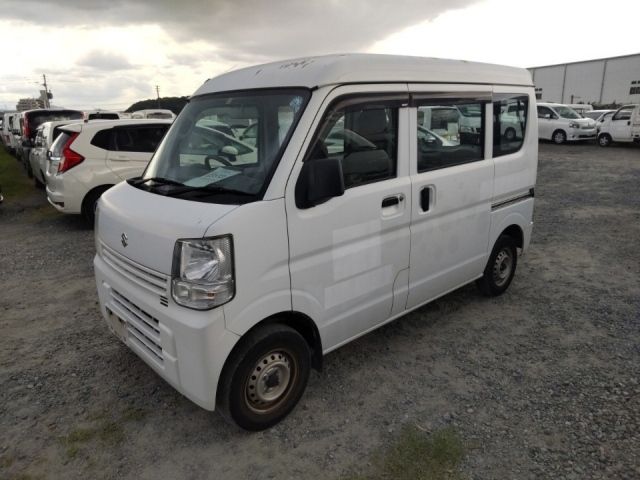 3573 Suzuki Every DA17V 2015 г. (LUM Fukuoka Nyusatsu)