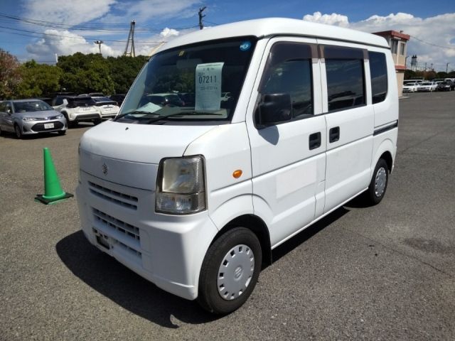 7211 Suzuki Every DA64V 2013 г. (LUM Kobe Nyusatsu)