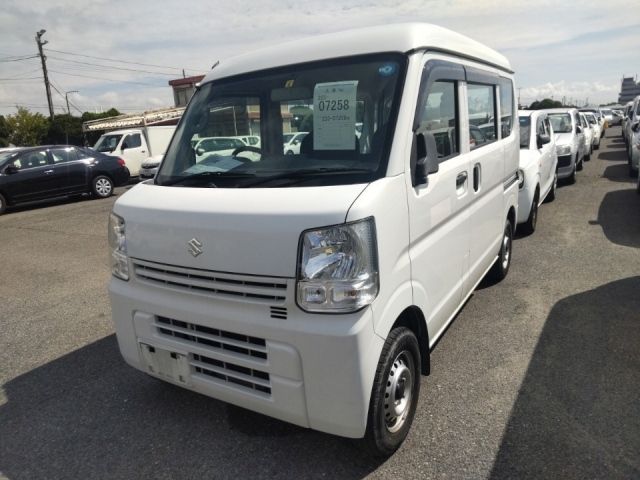 7258 Suzuki Every DA17V 2017 г. (LUM Kobe Nyusatsu)