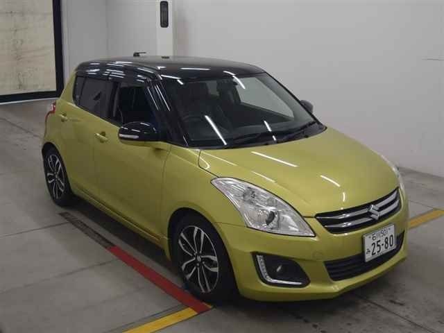 10071 Suzuki Swift ZC72S 2015 г. (MIRIVE Osaka)