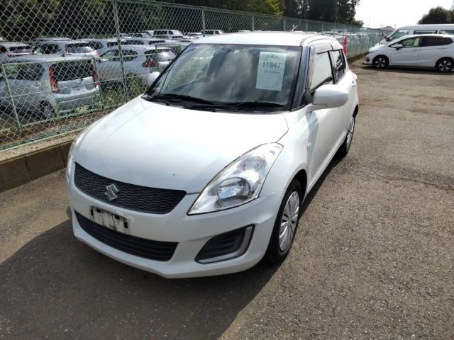 11847 Suzuki Swift ZC72S 2016 г. (LUM Tokyo Nyusatsu)