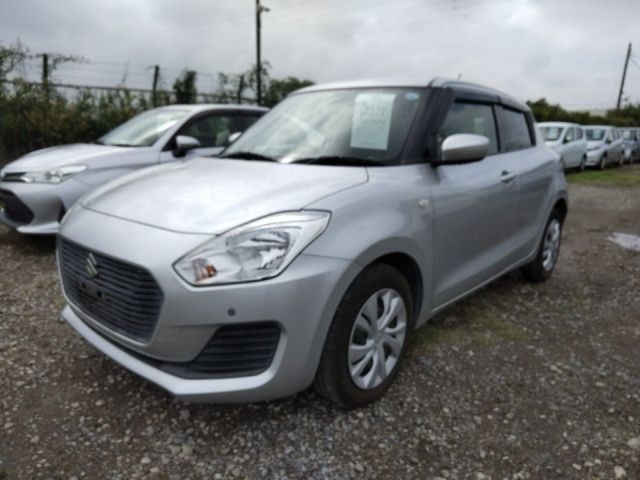 12271 Suzuki Swift ZC83S 2018 г. (LUM Tokyo Nyusatsu)