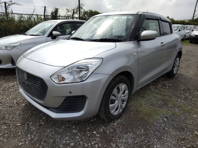 12277 Suzuki Swift ZC83S 2018 г. (LUM Tokyo Nyusatsu)