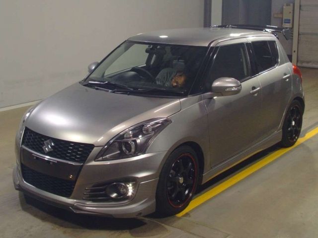 12568 Suzuki Swift ZC32S 2016 г. (TAA Yokohama)