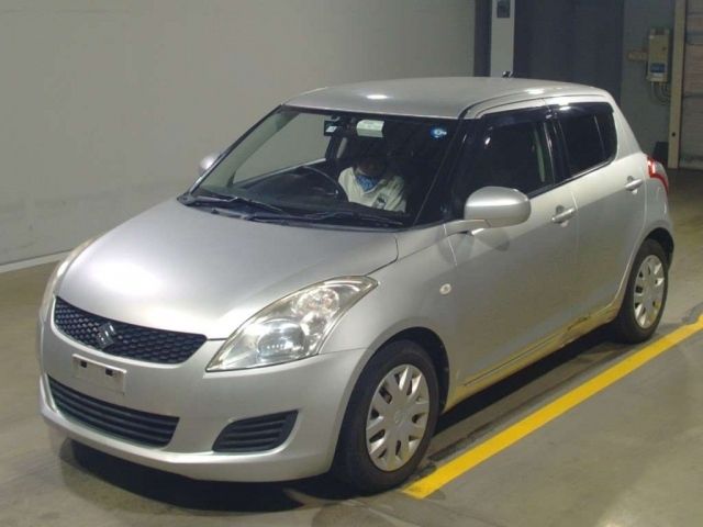 18001 Suzuki Swift ZC72S 2013 г. (TAA Yokohama)