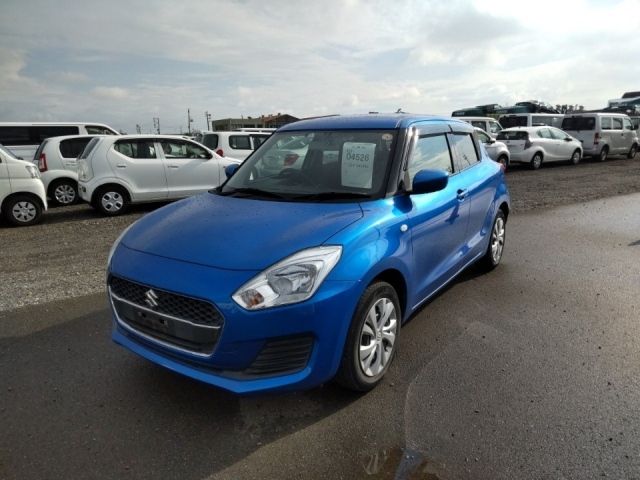 4526 Suzuki Swift ZC83S 2018 г. (LUM Nagoya Nyusatsu)