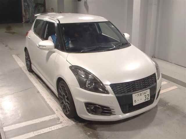 8188 Suzuki Swift ZC32S 2016 г. (JU Tokyo)