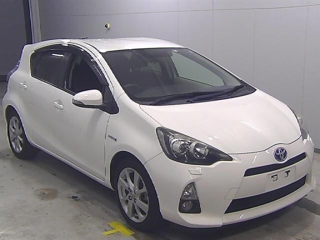 10035 TOYOTA AQUA NHP10 2012 г. (Honda Tokyo)