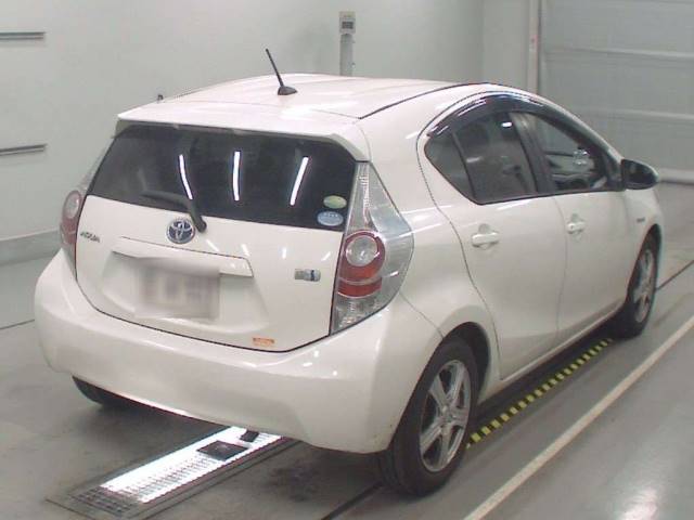 1277 TOYOTA AQUA NHP10 2013 г. (CAA Tokyo)