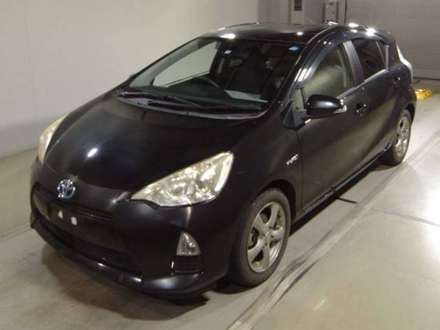 190 TOYOTA AQUA NHP10 2013 г. (TAA Tohoku)