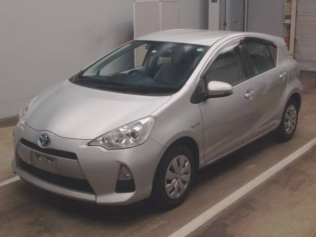 224 TOYOTA AQUA NHP10 2012 г. (TAA Kantou)