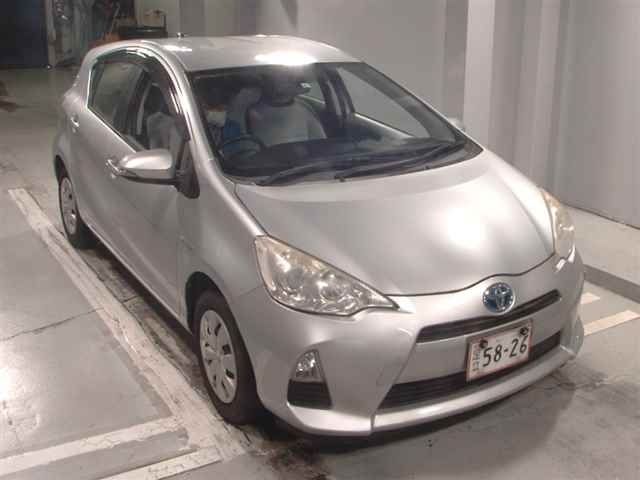 25 TOYOTA AQUA NHP10 2013 г. (JU Tokyo)