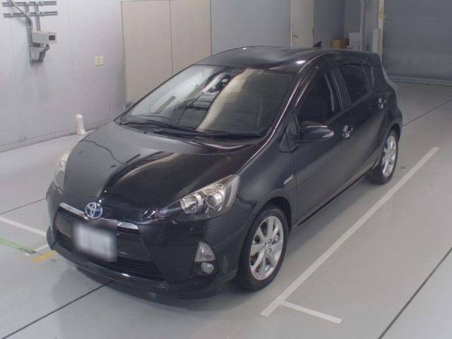 30076 TOYOTA AQUA NHP10 2014 г. (CAA Chubu)