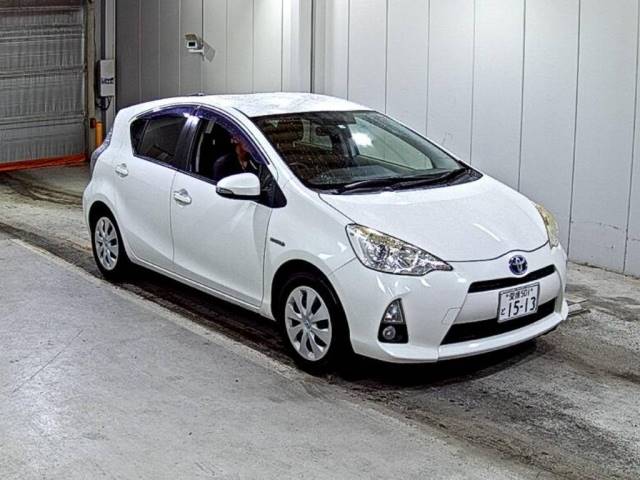 3037 TOYOTA AQUA NHP10 2013 г. (LAA Shikoku)