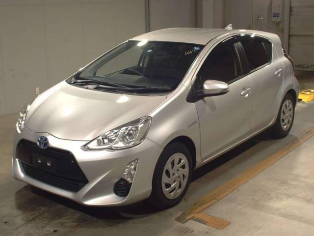 324 TOYOTA AQUA NHP10 2016 г. (TAA Kyushu)